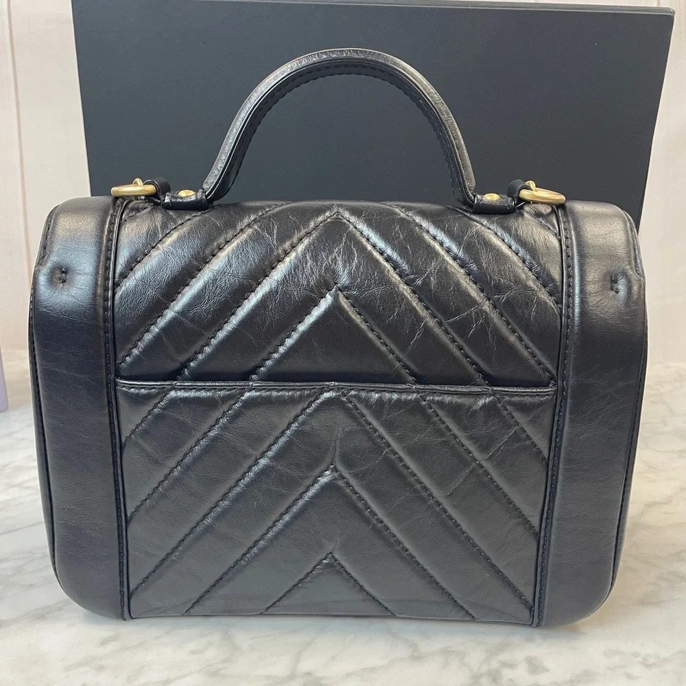CHANEL leather bag